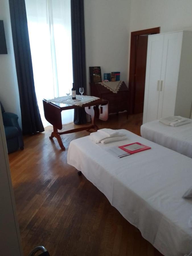 Domus Nikolai Hotell Bari Exteriör bild