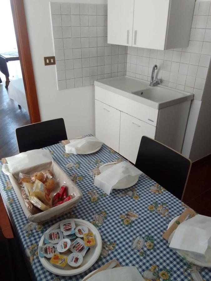 Domus Nikolai Hotell Bari Exteriör bild