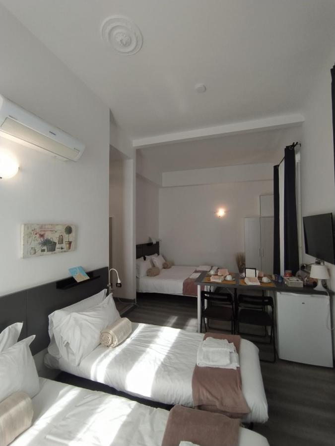 Domus Nikolai Hotell Bari Exteriör bild