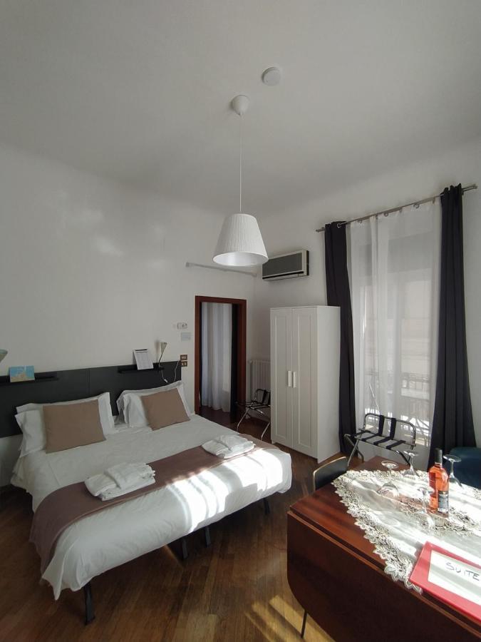 Domus Nikolai Hotell Bari Exteriör bild