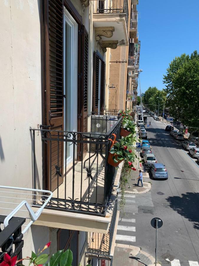 Domus Nikolai Hotell Bari Exteriör bild